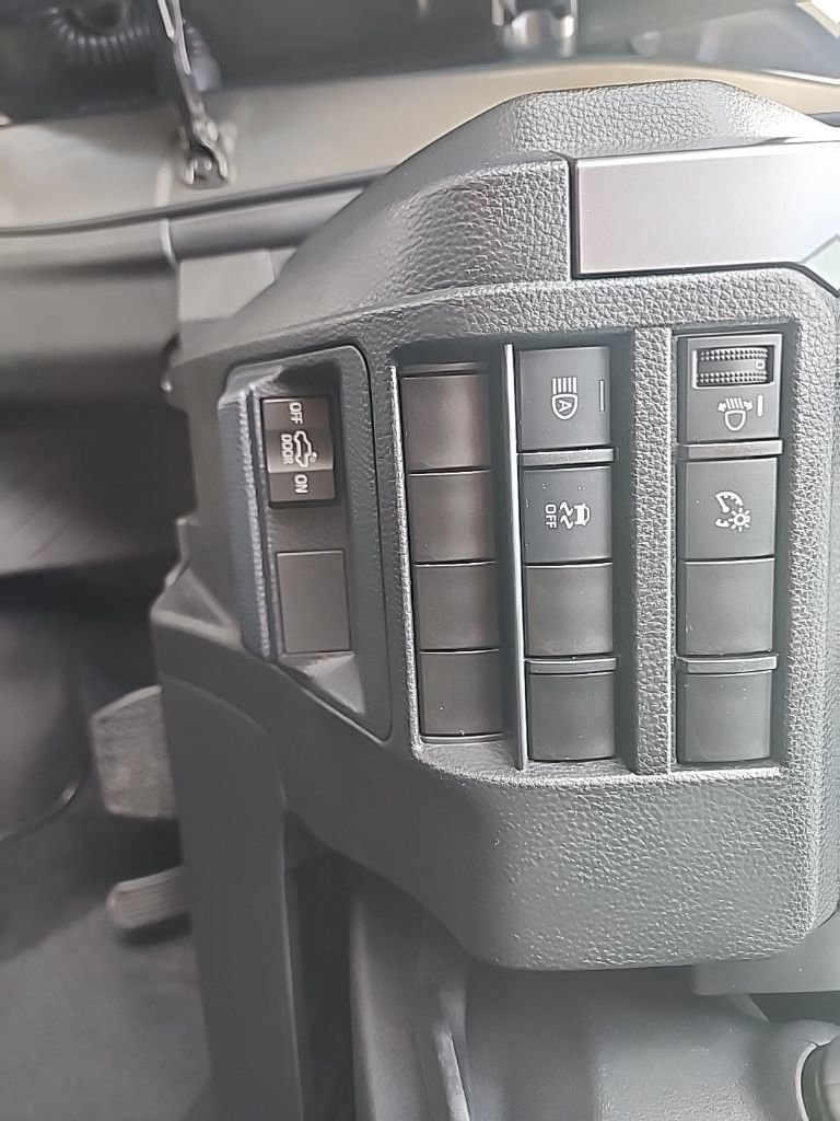 Used 2025 Toyota Tacoma TRD Off-Road image 19