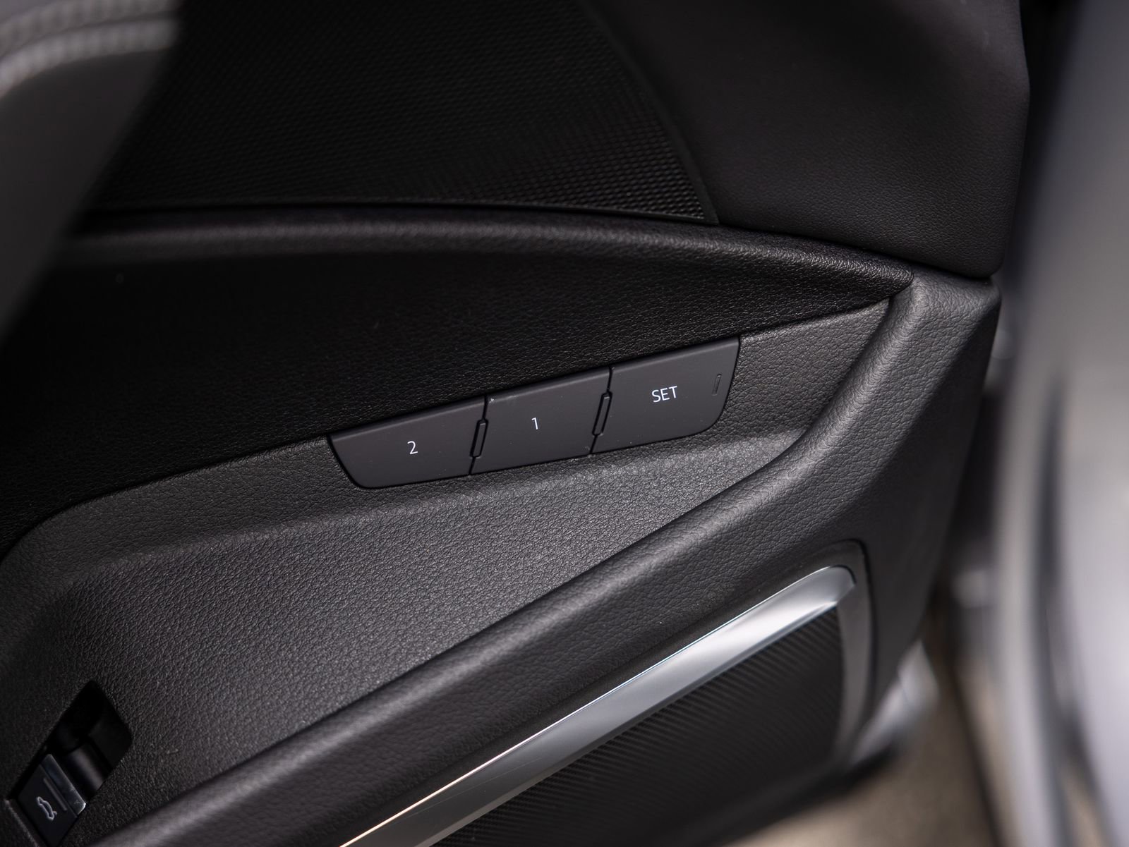 Used 2023 Audi e-tron Premium Plus AWD/4WD image 40