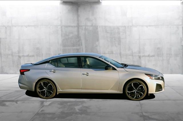 Certified 2024 Nissan Altima 2.5 SR FWD image 5