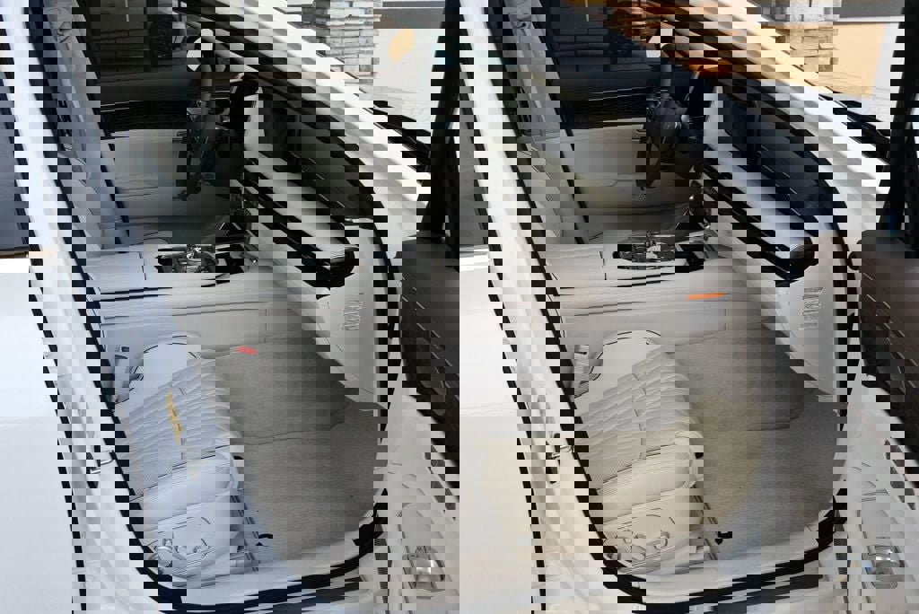 Used 2026 Genesis G90 3.5T image 18