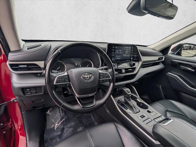 Used 2022 Toyota Highlander XLE image 10