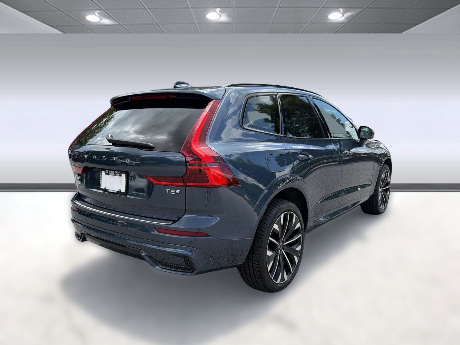 New 2026 Volvo XC60 T8 Ultra w/ Protection Package Premier AWD/4WD image 9