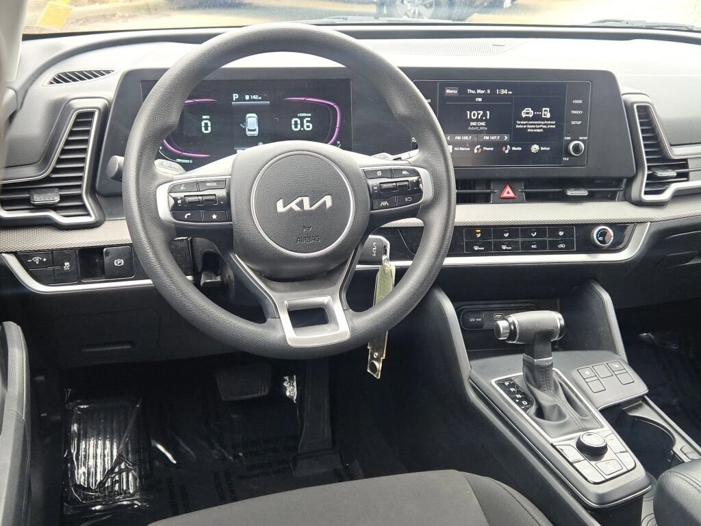 Used 2023 Kia Sportage LX image 17