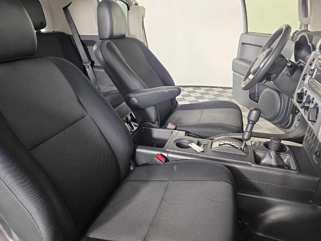 Used 2014 Toyota FJ Cruiser 4WD w/ Convenience Package image 33