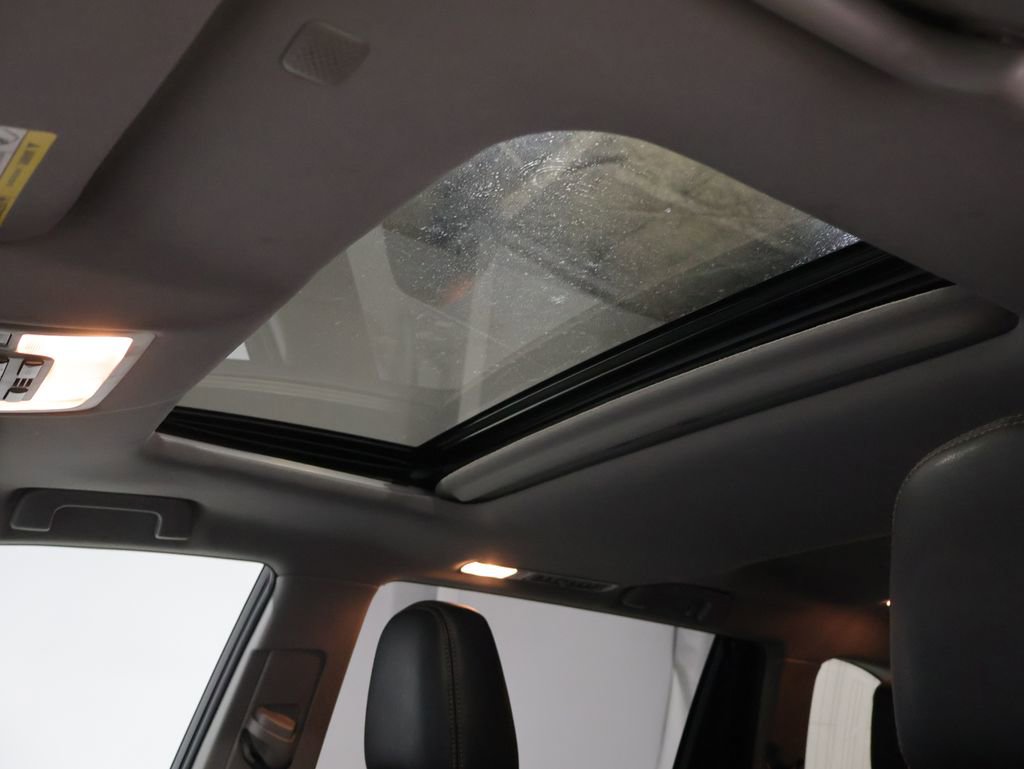 Used 2019 Toyota Highlander Limited image 31