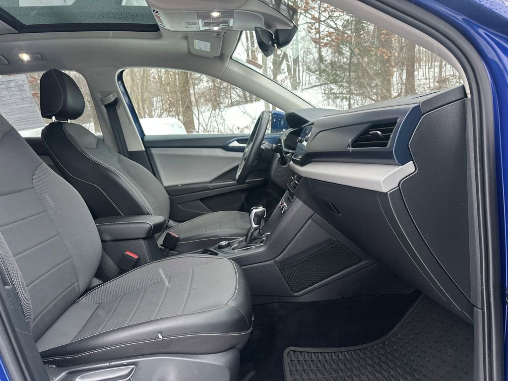 Certified 2022 Volkswagen Taos SE image 16