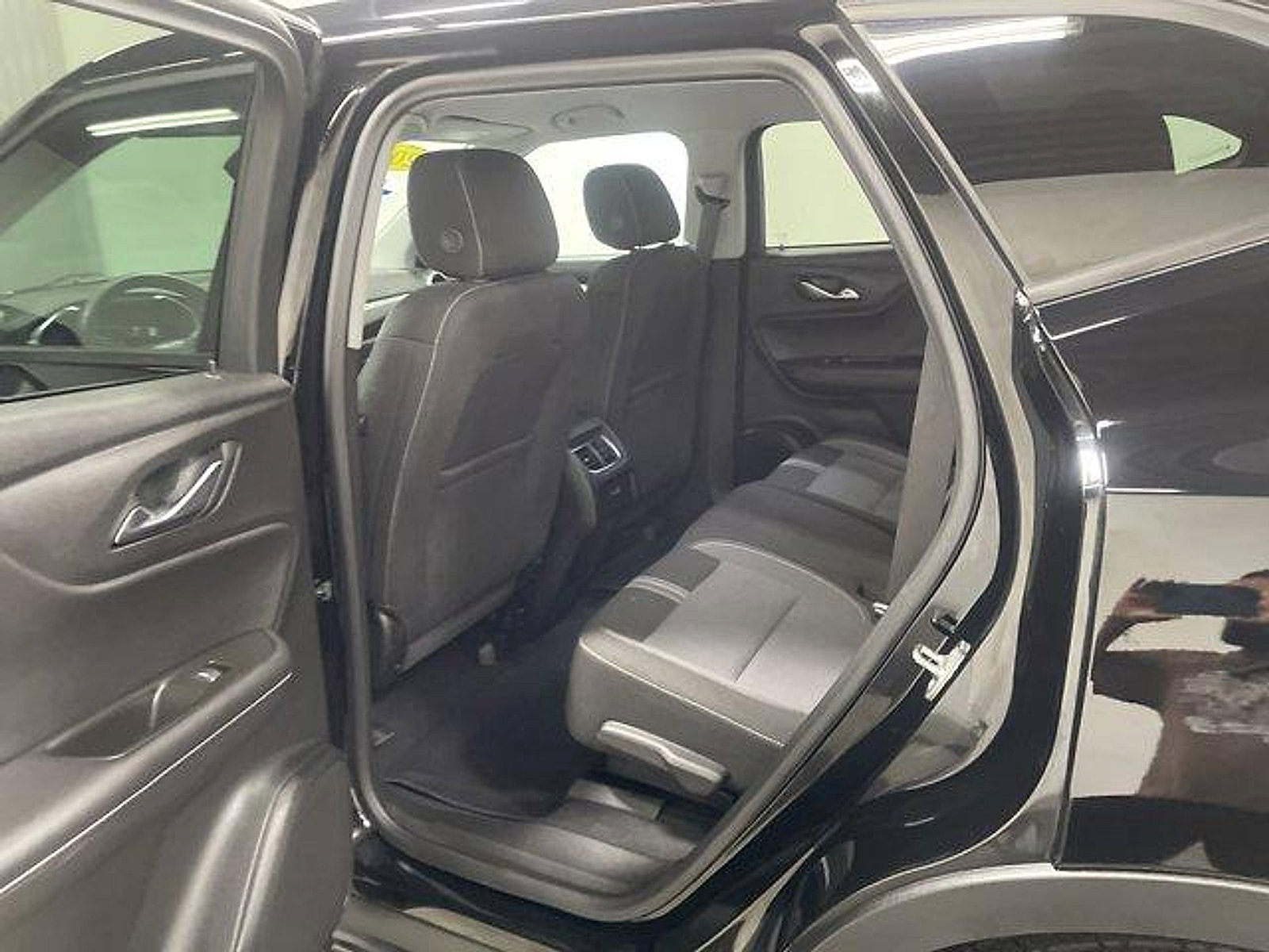 Used 2025 Chevrolet Equinox LT w/ Convenience Package II FWD image 10