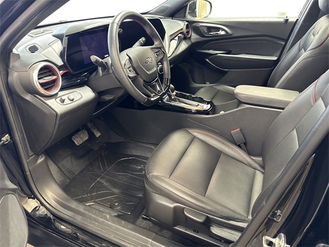 Used 2024 Chevrolet Trax RS w/ Sunroof Package image 12