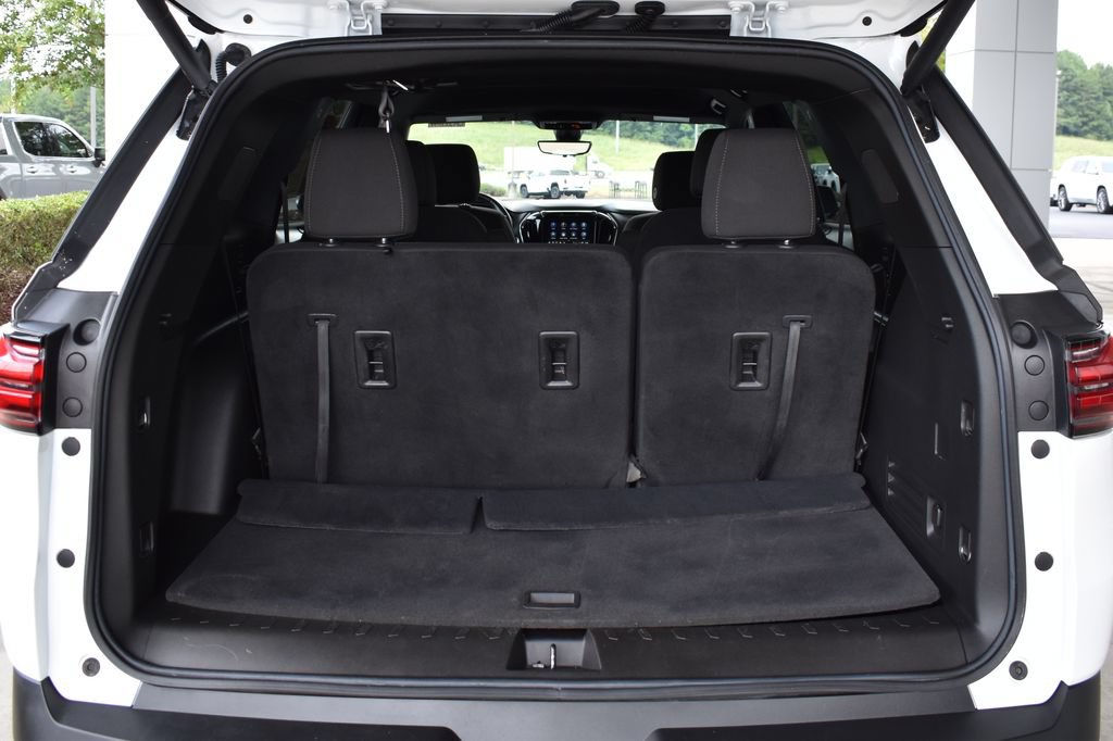 Used 2023 Chevrolet Traverse LT FWD image 11