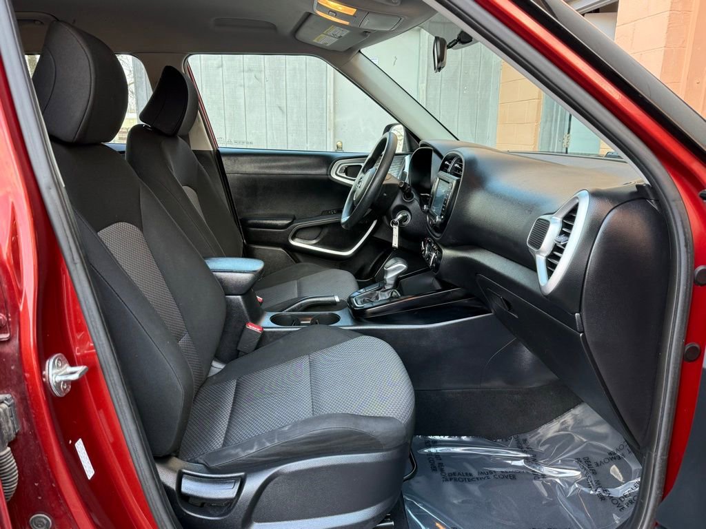 Used 2020 Kia Soul LX FWD image 17