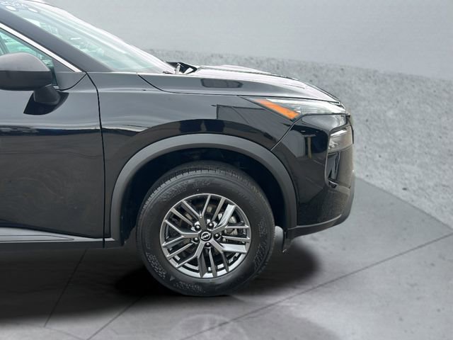 Used 2024 Nissan Rogue S image 31