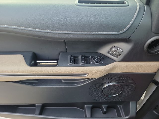 Used 2024 Ford Expedition XLT RWD image 15