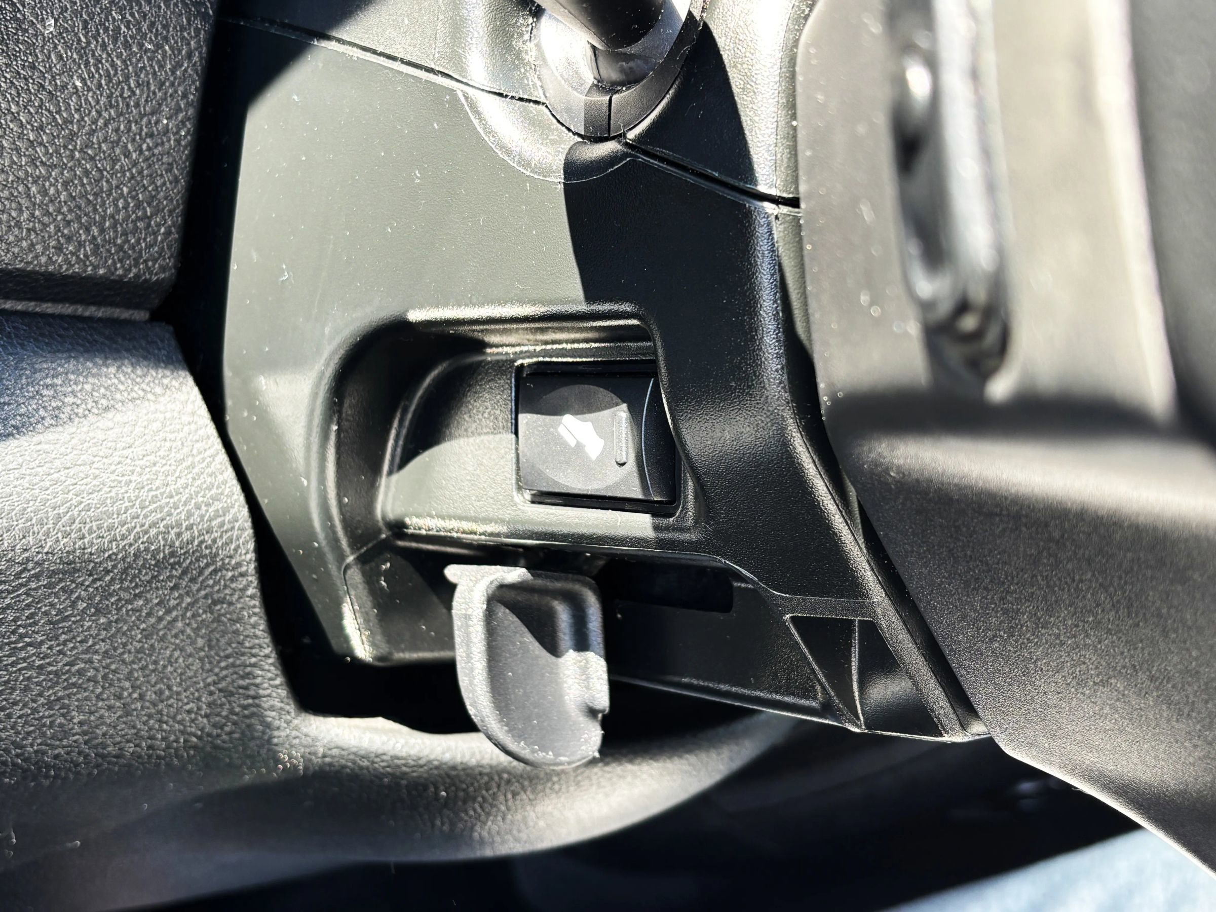 Used 2018 RAM 1500 Laramie w/ Convenience Group image 17