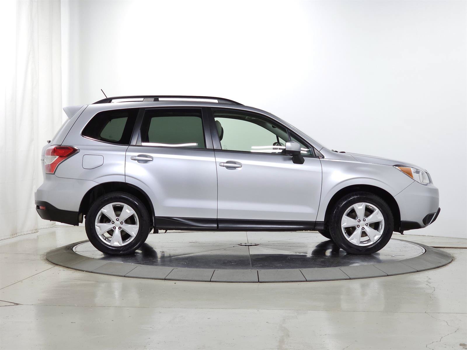 Used 2015 Subaru Forester 2.5i Limited AWD/4WD image 10