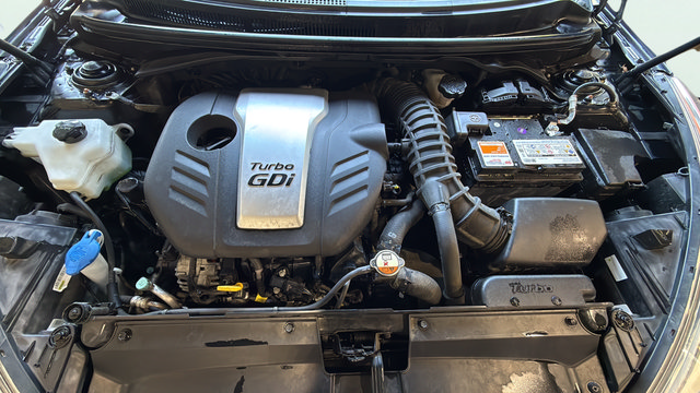 Used 2014 Hyundai Veloster Turbo FWD image 24
