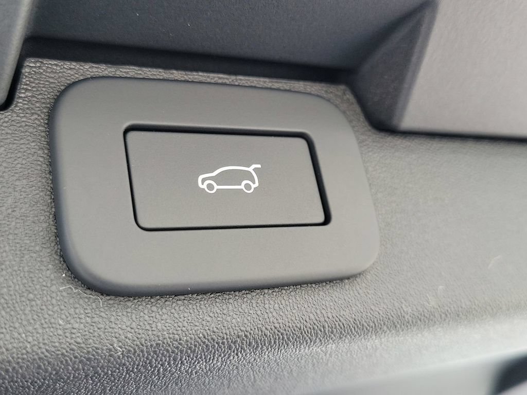 New 2025 Land Rover Discovery Metropolitan Edition AWD/4WD image 12