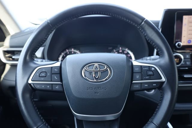 Used 2024 Toyota Highlander LE image 17