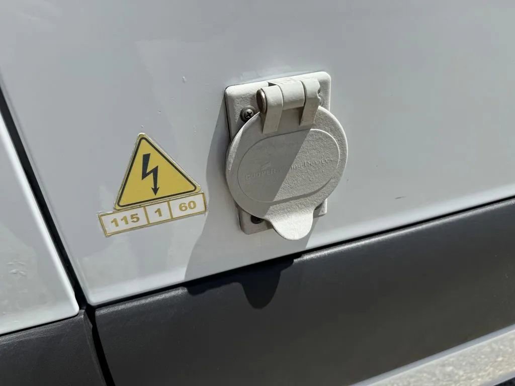 Used 2019 Freightliner Sprinter 144 image 12