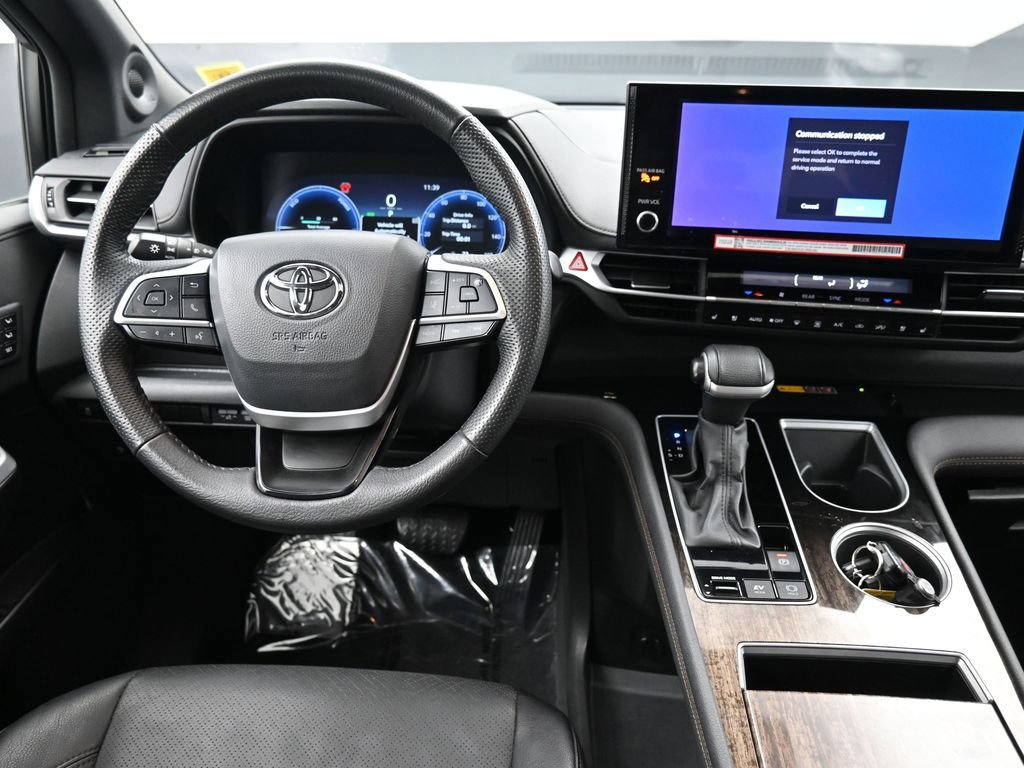 Certified 2025 Toyota Sienna Limited image 20