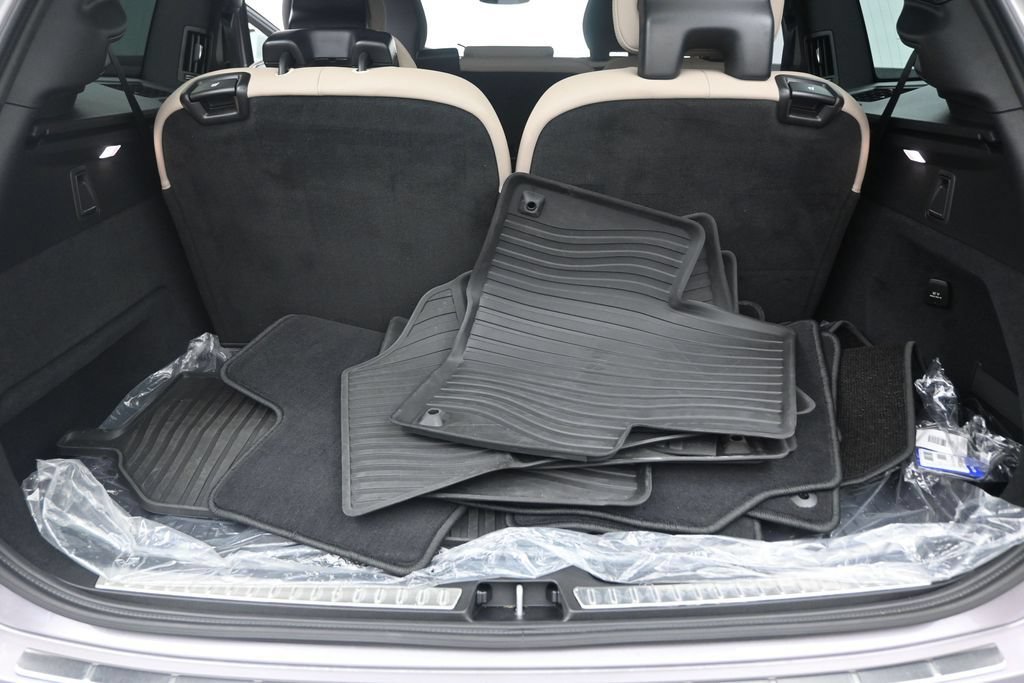 New 2026 Volvo XC90 B6 Plus w/ Protection Package Premier AWD/4WD image 19