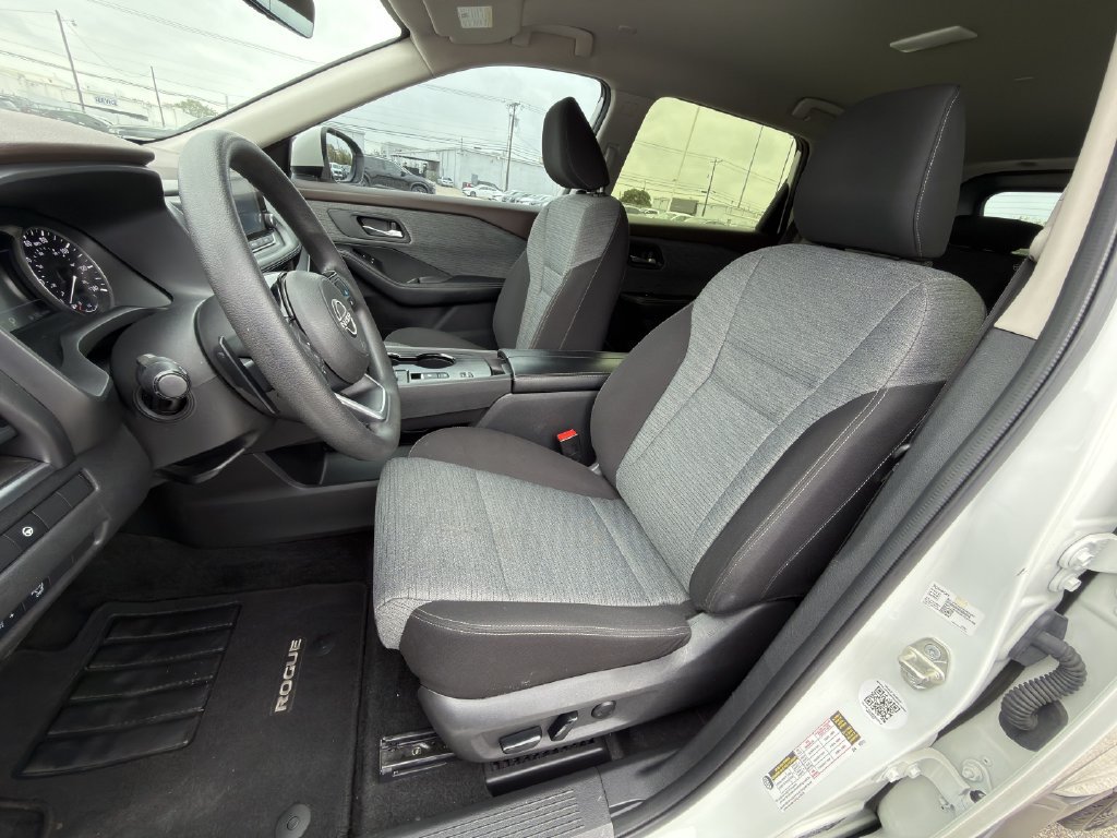 Used 2023 Nissan Rogue SV FWD image 23