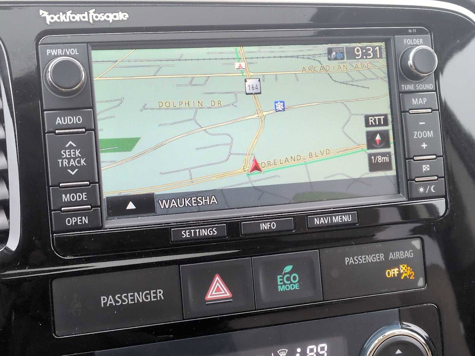 Used 2014 Mitsubishi Outlander SE image 28