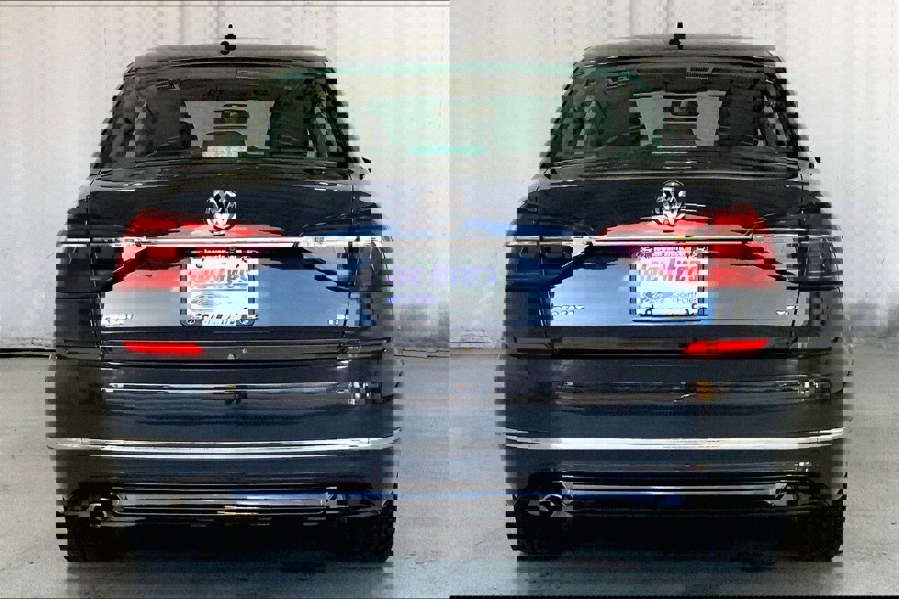 Used 2017 Volkswagen Passat 1.8T R-Line image 3