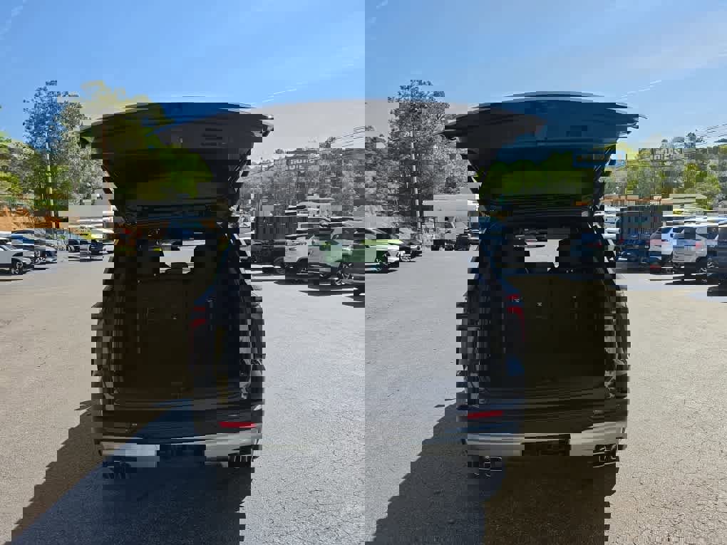 Used 2025 Chevrolet Traverse LT w/ Driver Confidence Package image 31