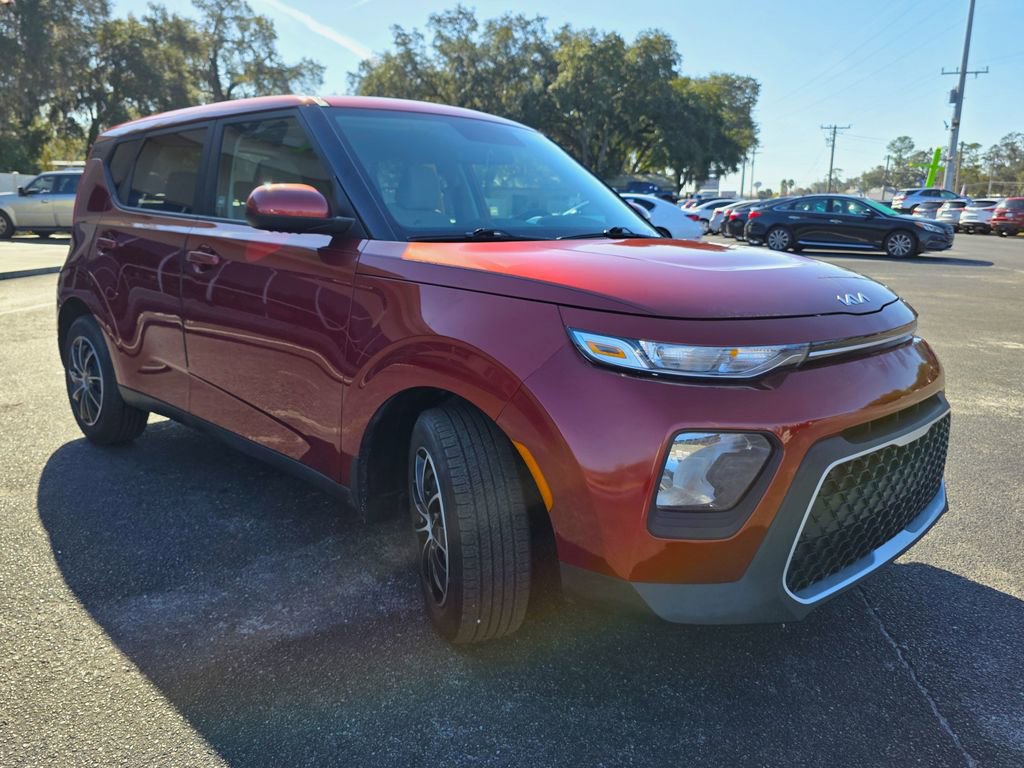 Used 2022 Kia Soul LX image 3