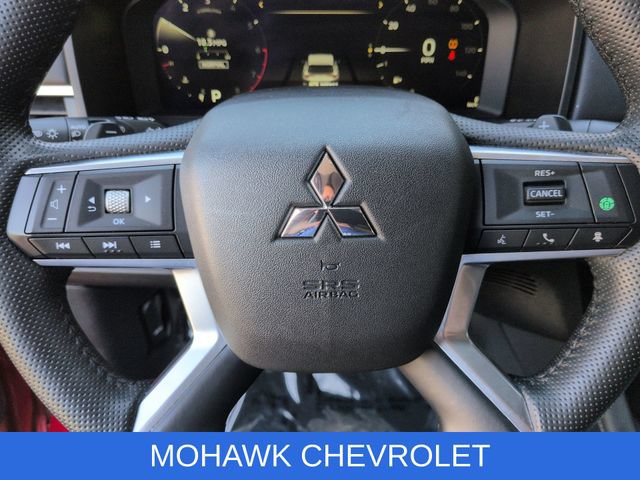 Used 2025 Mitsubishi Outlander SEL AWD/4WD image 12