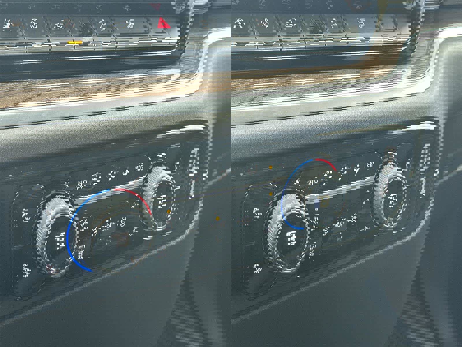 Used 2024 Chevrolet Silverado 1500 LT image 19