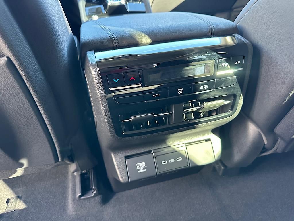 Certified 2025 Acura MDX SH-AWD image 27