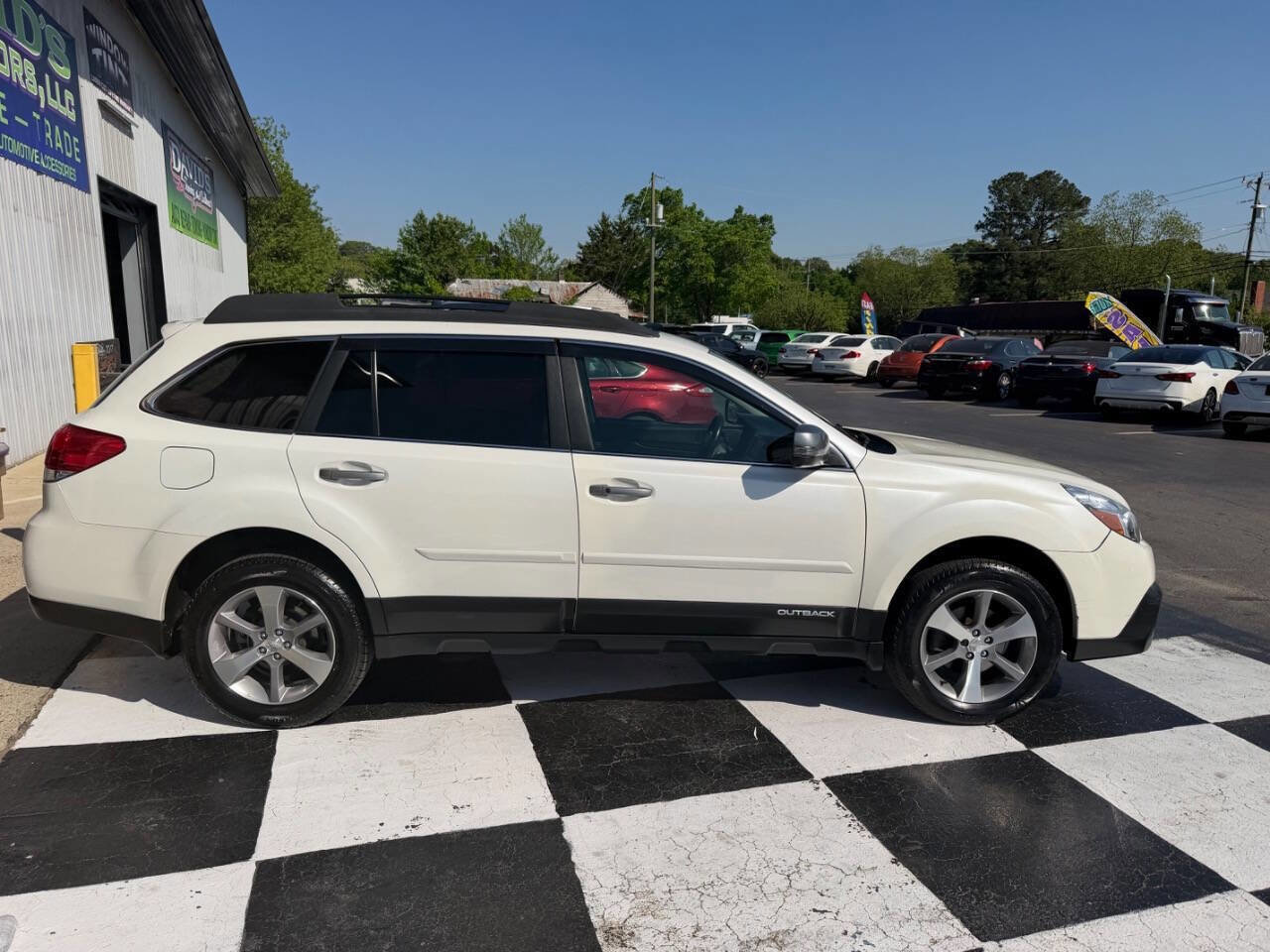 Used 2013 Subaru Outback 2.5i Limited w/ Special Appearance Pkg image 6