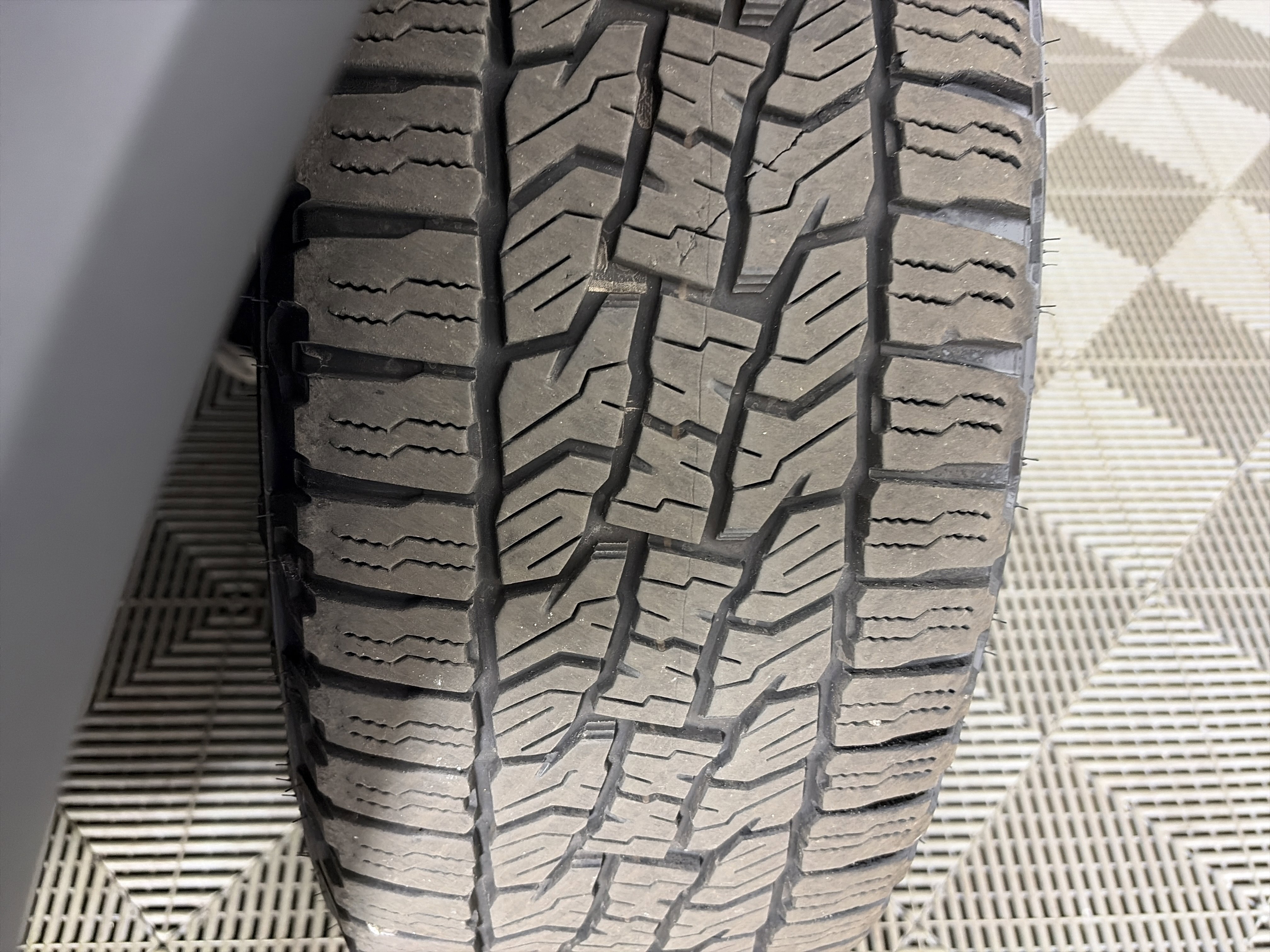 Used 2025 Nissan Rogue SV image 12