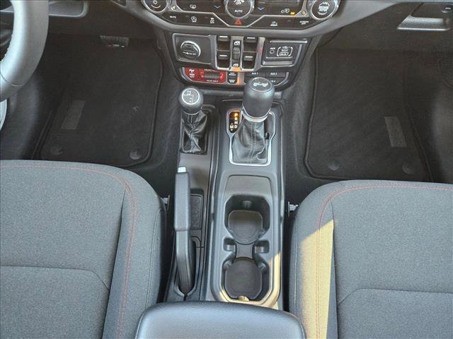 Used 2025 Jeep Wrangler Unlimited Rubicon image 12