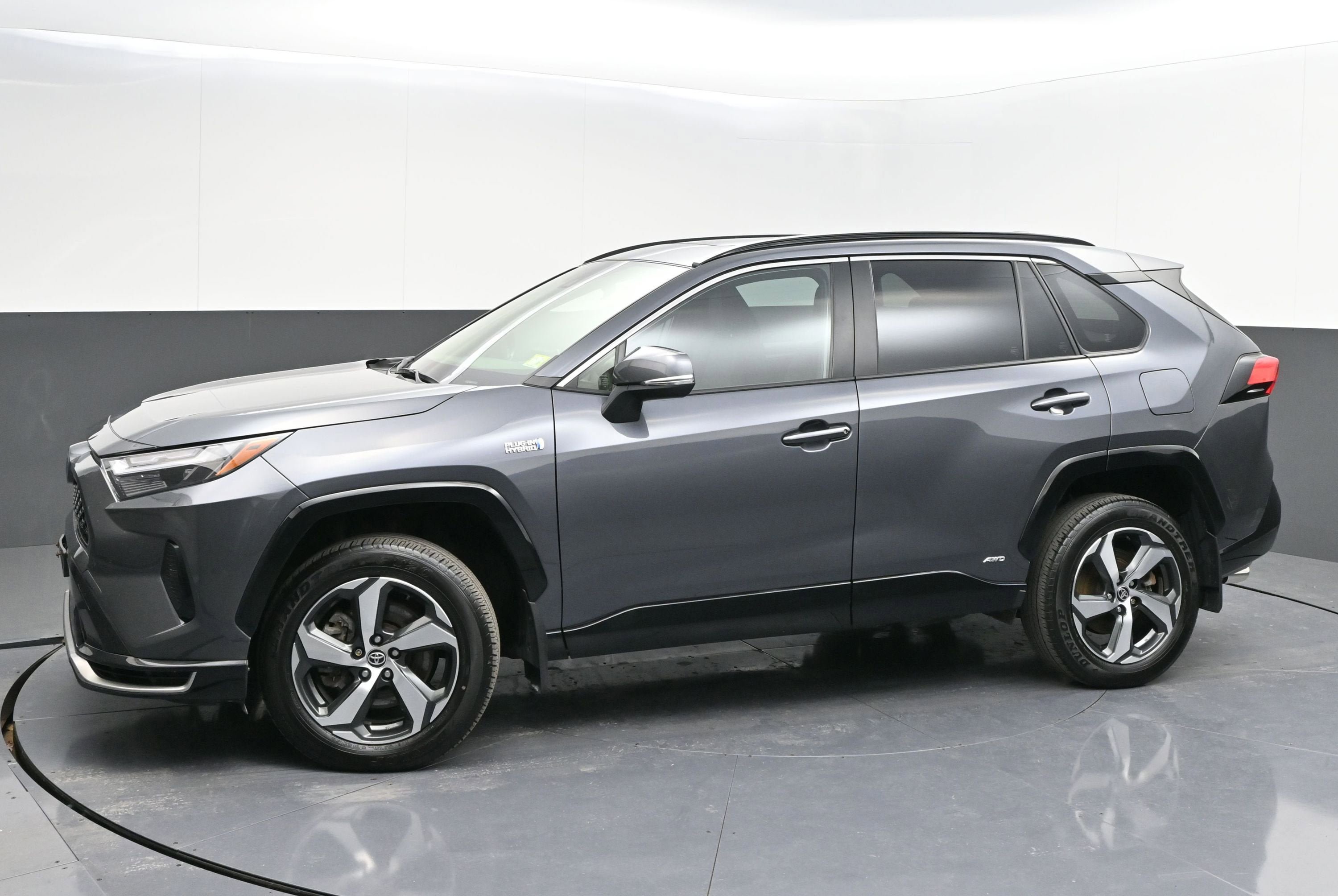 Used 2023 Toyota RAV4 SE w/ Weather & Moonroof Package AWD/4WD image 4