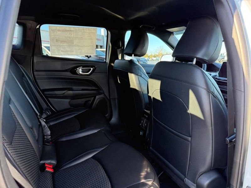 New 2026 Jeep Compass Latitude image 5