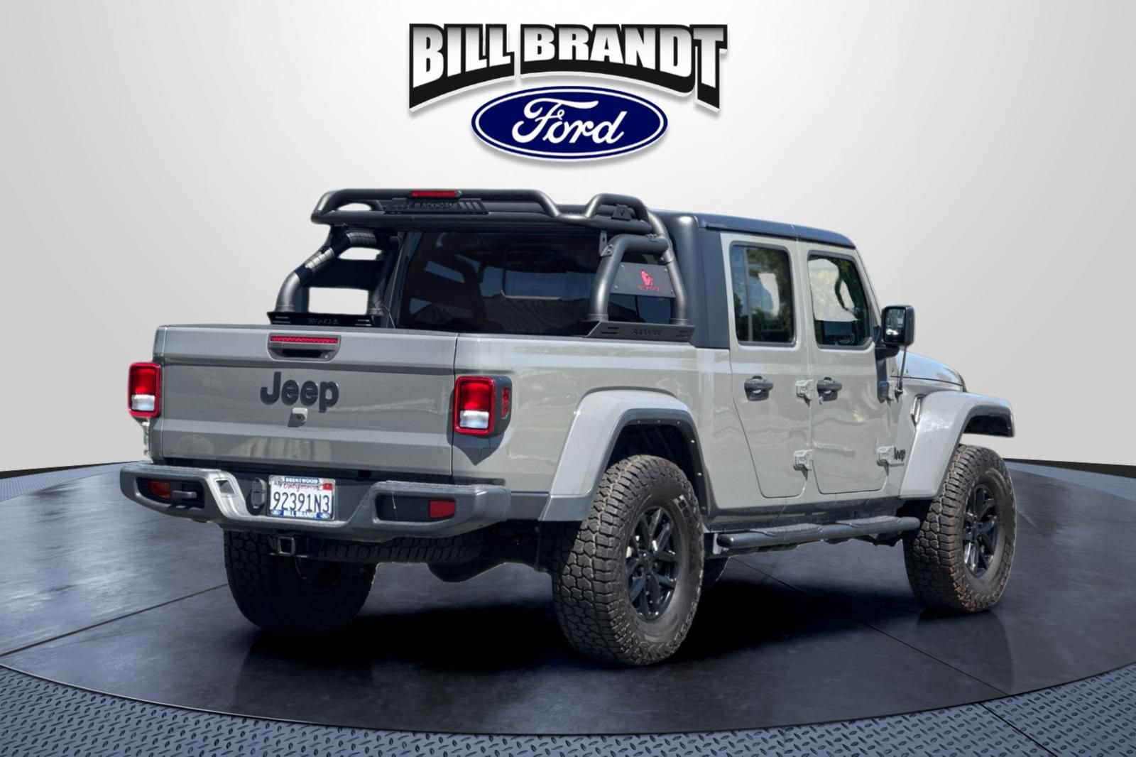 Used 2022 Jeep Gladiator Sport AWD/4WD image 3