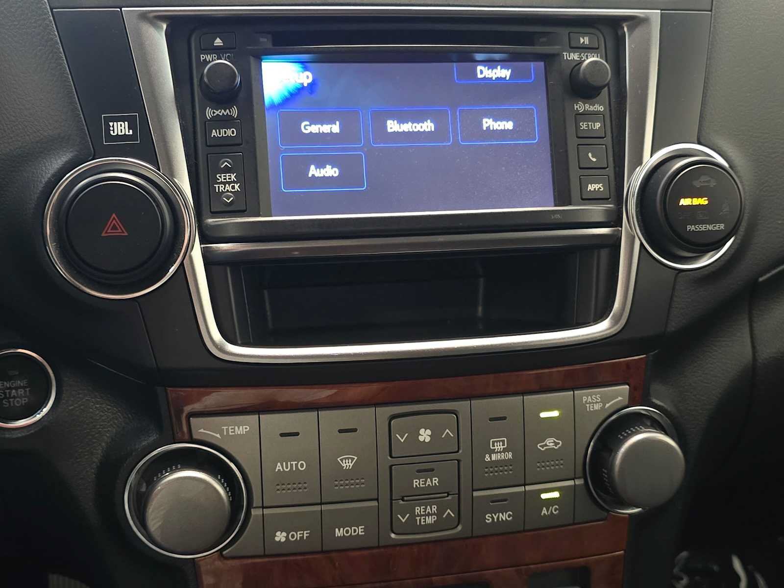 Used 2013 Toyota Highlander Limited AWD/4WD image 15