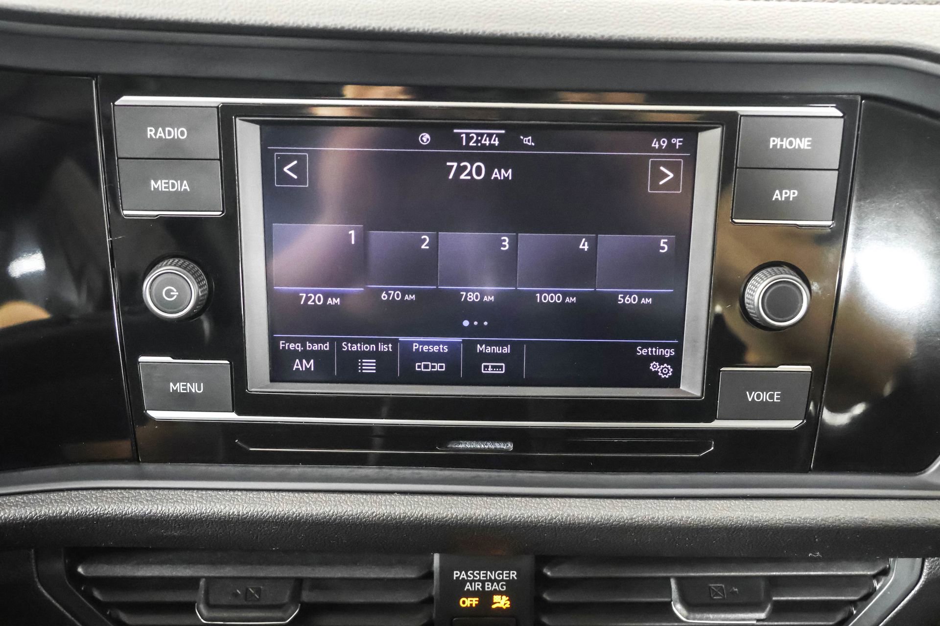 Used 2024 Volkswagen Jetta SE image 29