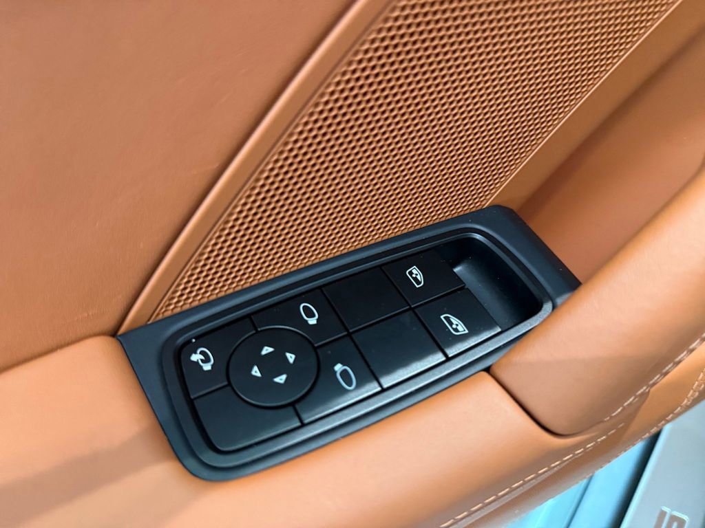 Used 2025 Porsche 911 Carrera image 22