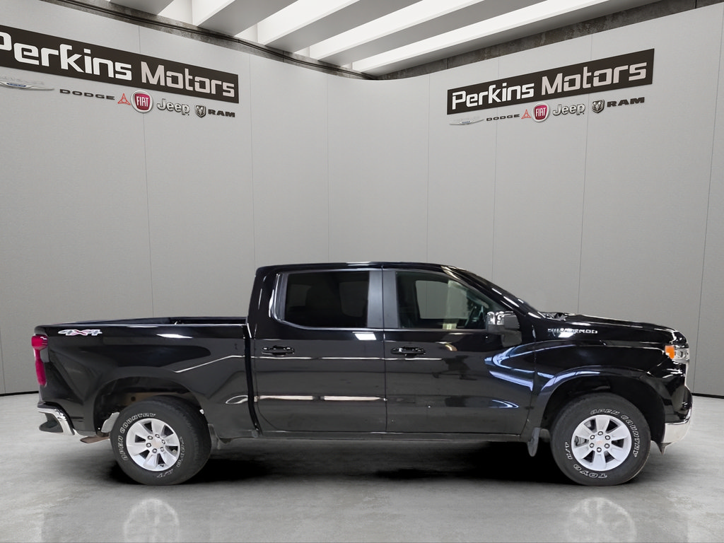 Used 2025 Chevrolet Silverado 1500 LT AWD/4WD image 6