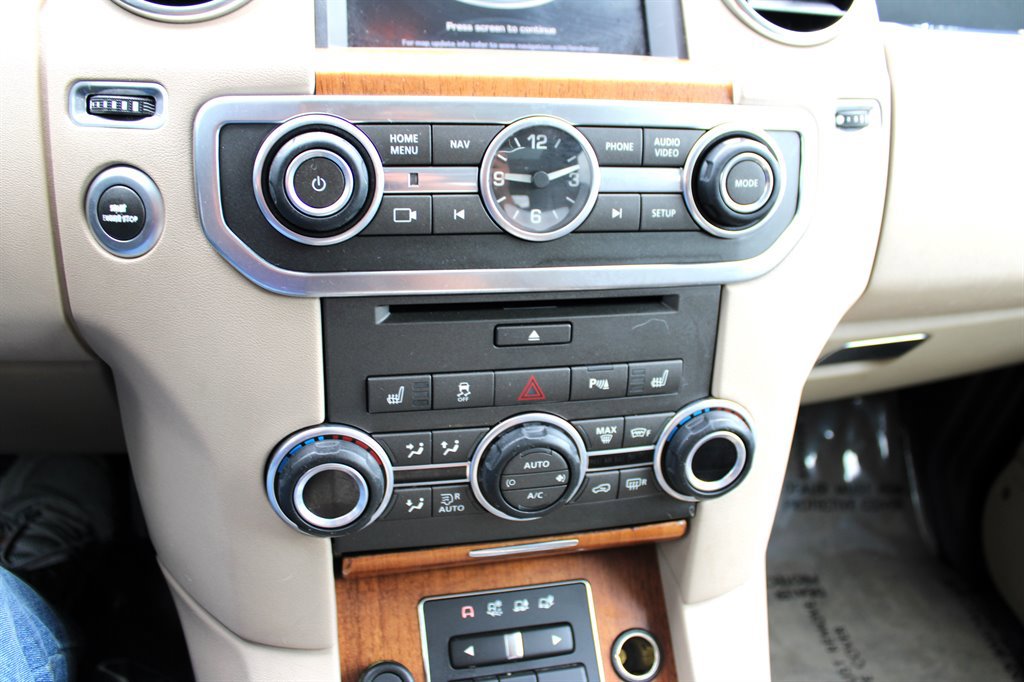 Used 2015 Land Rover LR4 HSE LUX image 30