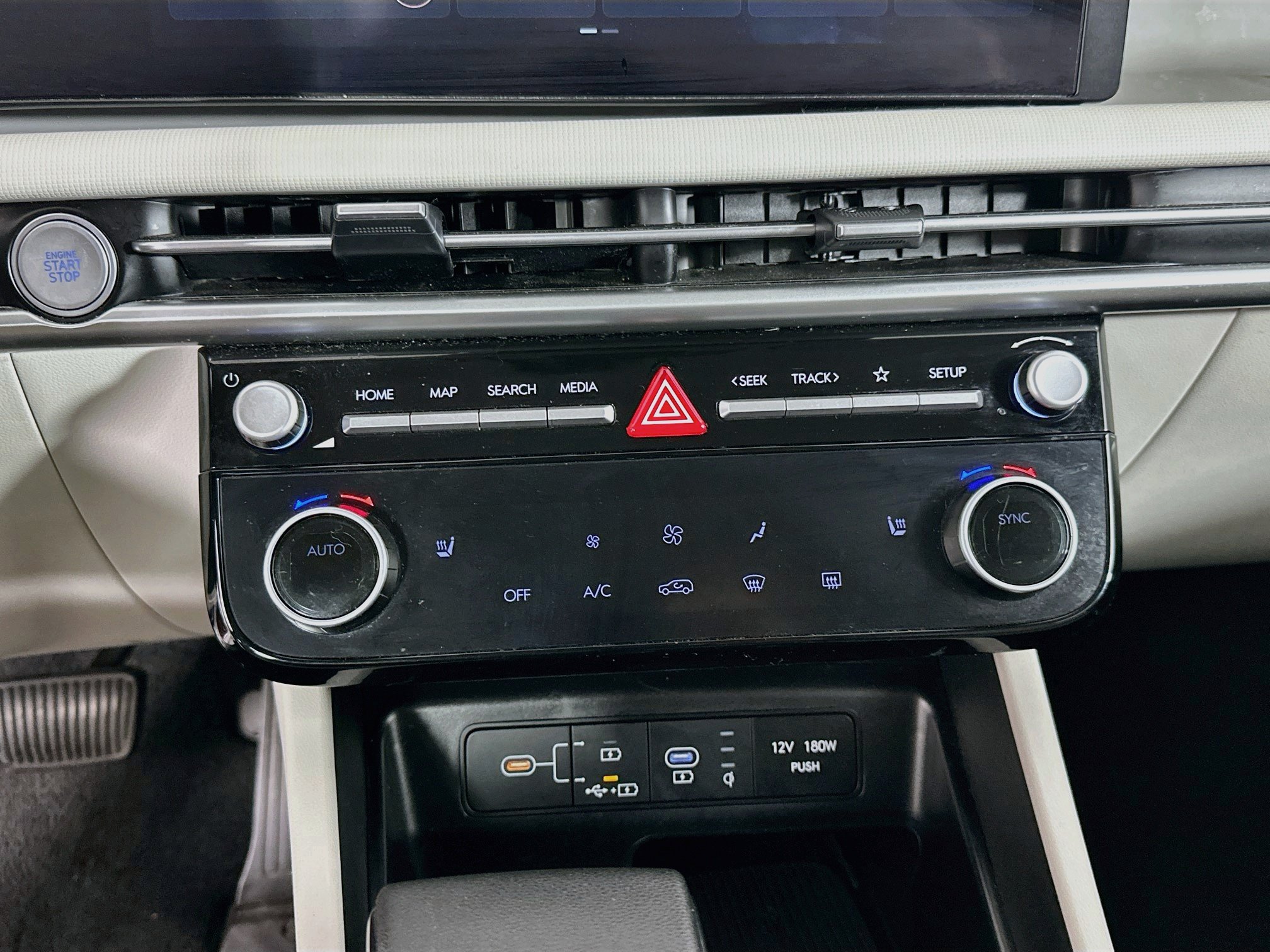 Used 2025 Hyundai Tucson SEL FWD image 23