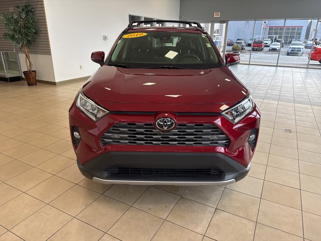 Used 2019 Toyota RAV4 Limited image 4