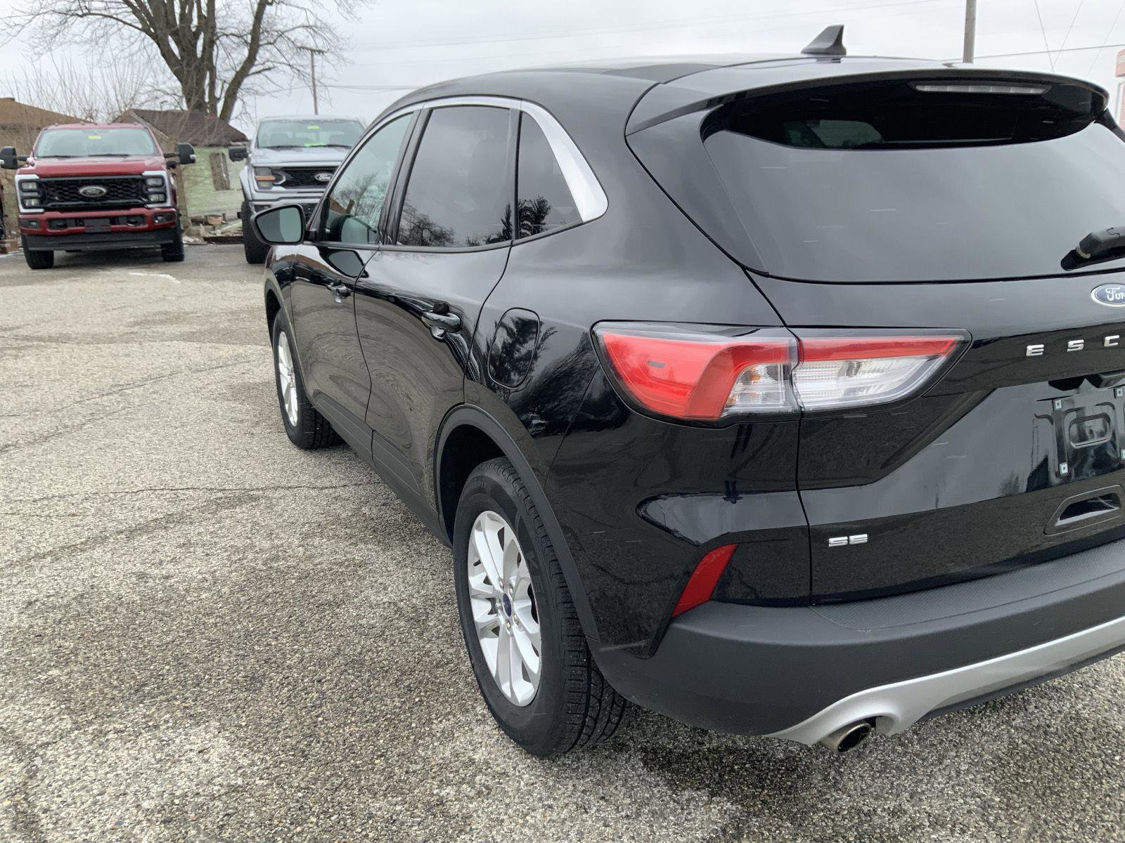 Used 2022 Ford Escape SE w/ Convenience Package image 16