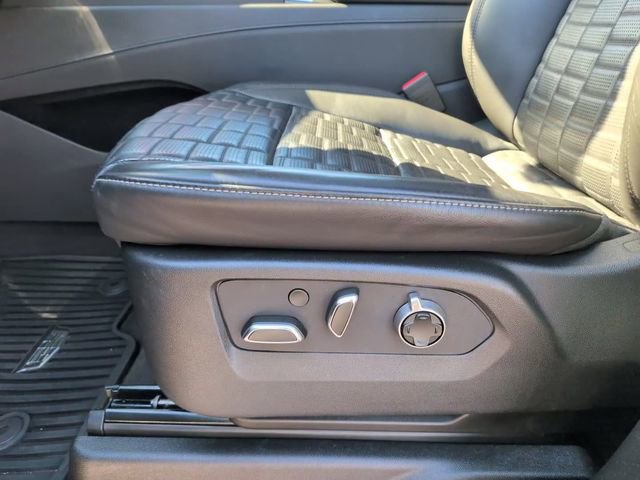 Used 2024 Cadillac Escalade V w/ LPO, ONYX Package image 15