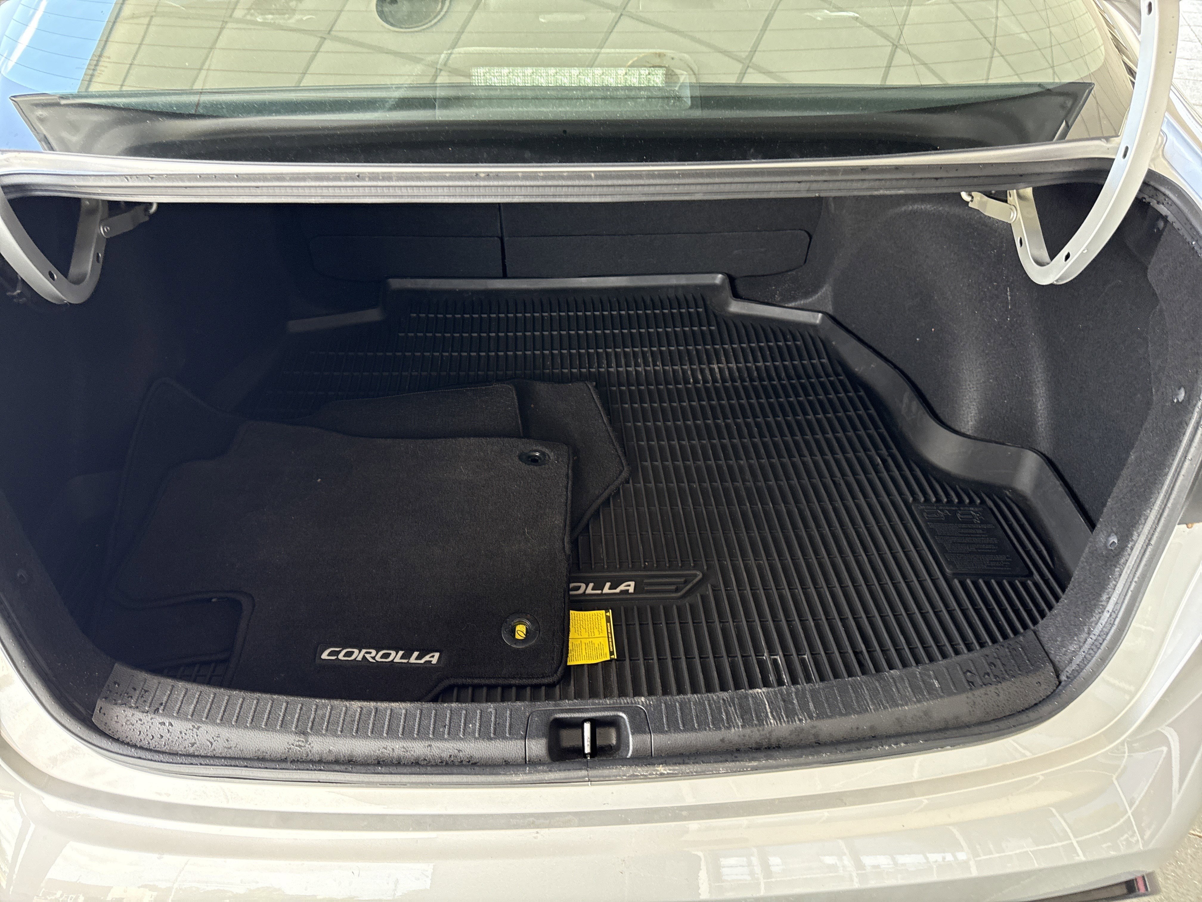 Used 2023 Toyota Corolla XSE w/ Carpet Mat Package (TMS) FWD image 31