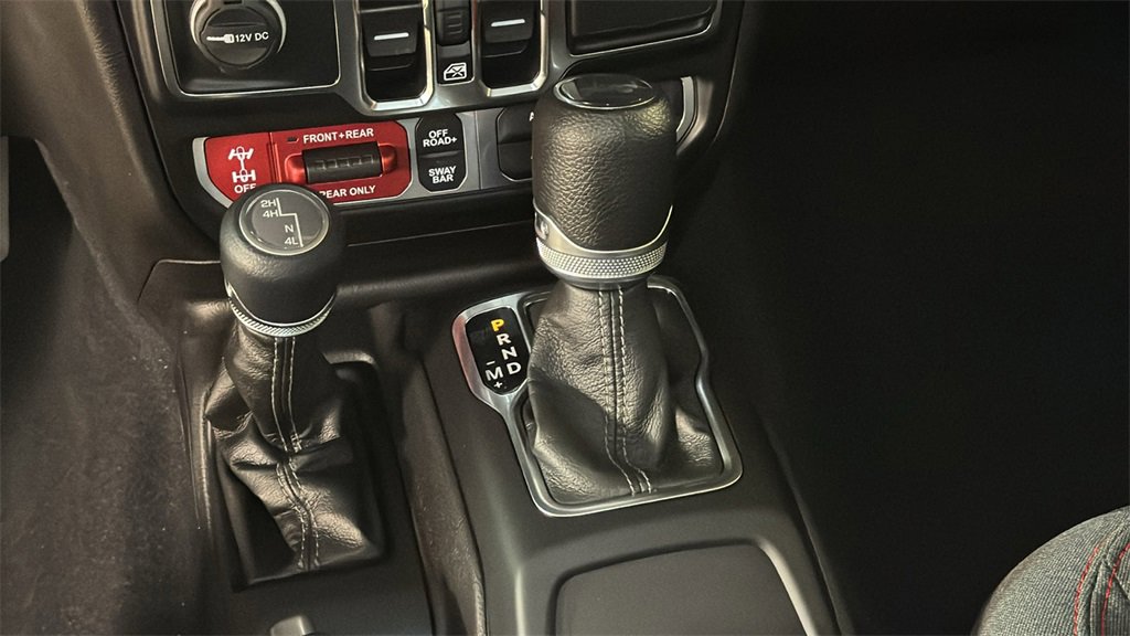 Used 2024 Jeep Wrangler Unlimited Rubicon w/ Technology Group image 23