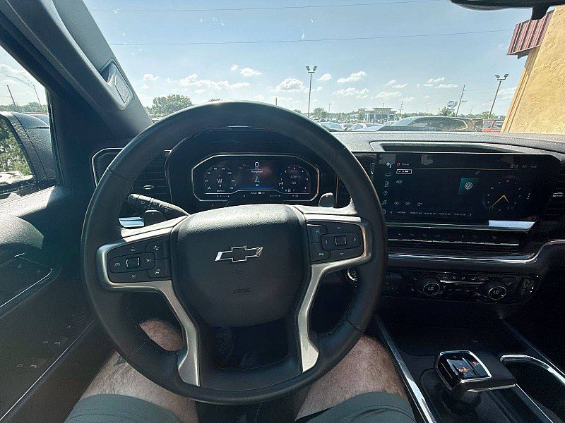Used 2024 Chevrolet Silverado 1500 LT Trail Boss w/ LT Trail Boss Premium Package AWD/4WD image 12
